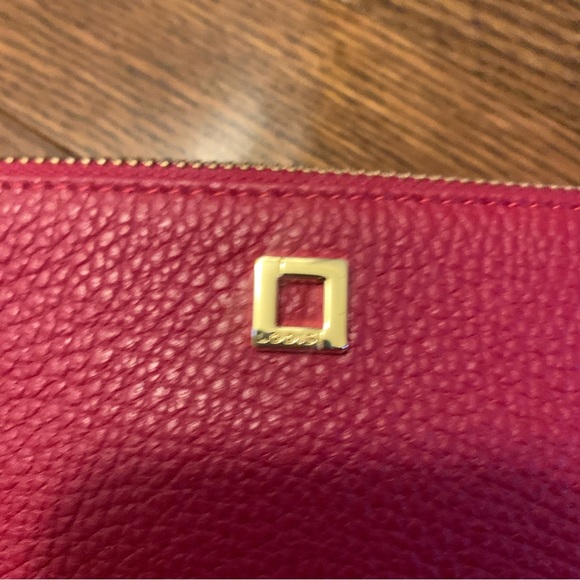 LODIS Olivia Red Pebbled Leather Wristlet Clutch Purse - Picture 9 of 10